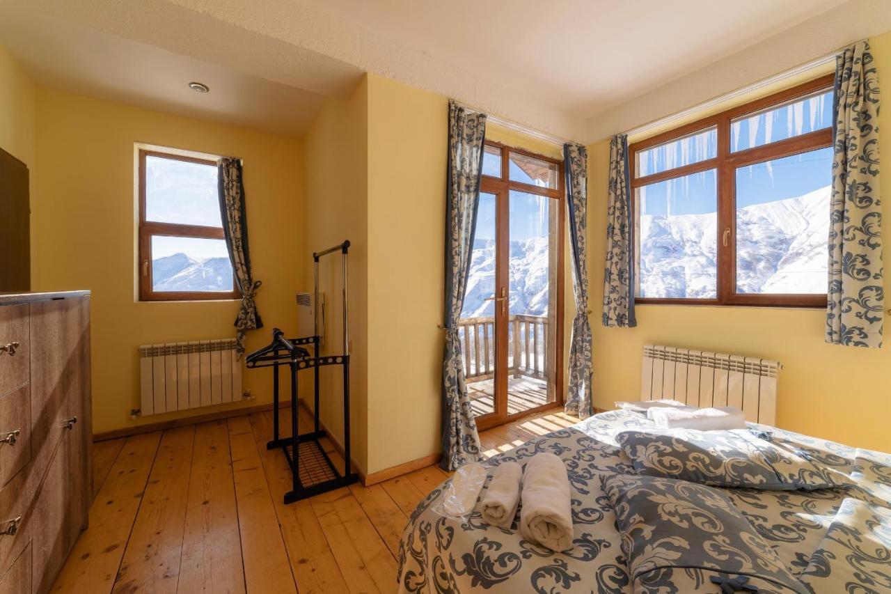 Snow Time Cottage Gudauri Exterior photo